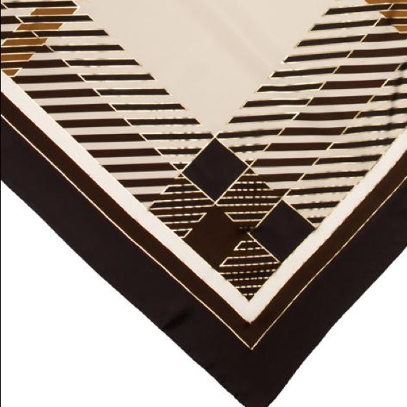 Burbery Brown And Cream Scarves. - Picture 3 of 6